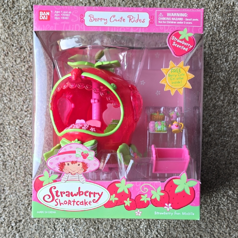 Berry Cute Rides Strawberry Fun Mobile Strawberry Shortcake Set 2002